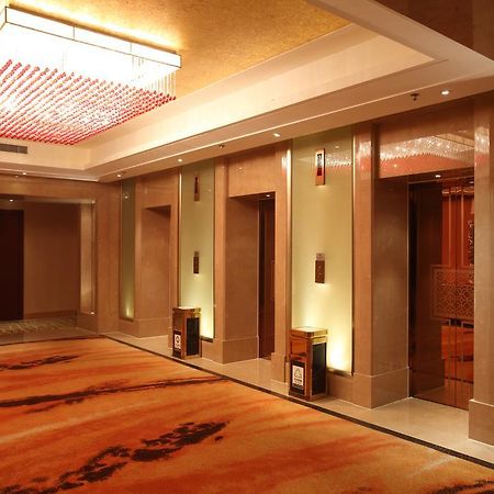 Beijing Wuhuan Hotel Exterior photo