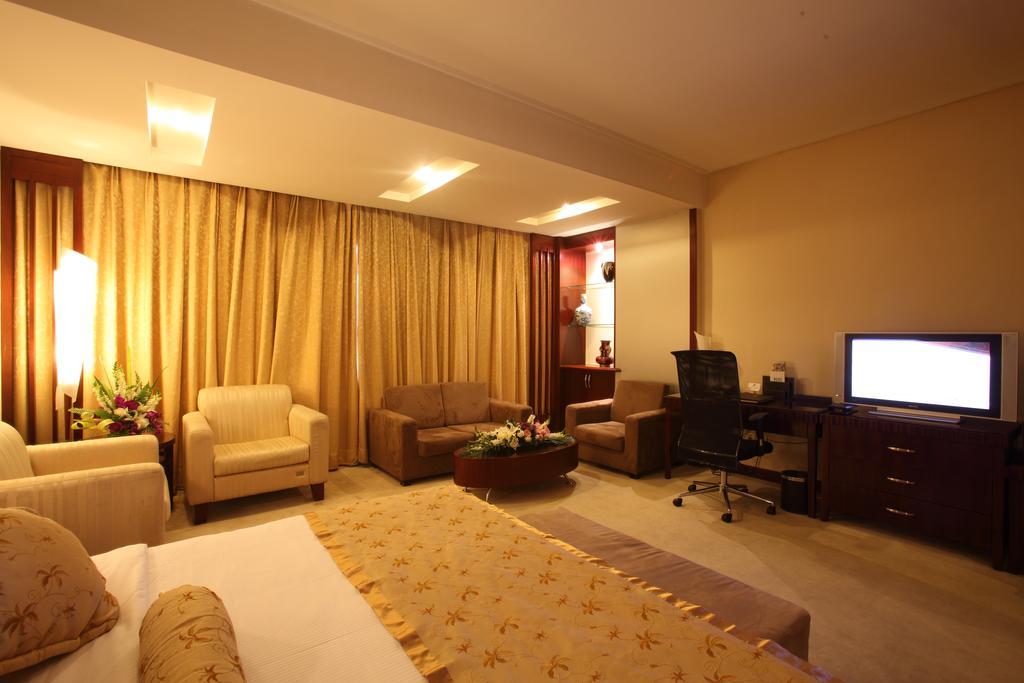 Beijing Wuhuan Hotel Room photo