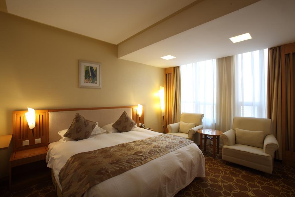 Beijing Wuhuan Hotel Room photo