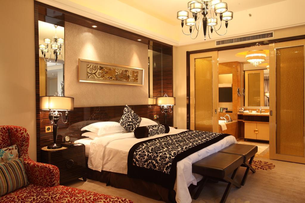 Beijing Wuhuan Hotel Exterior photo
